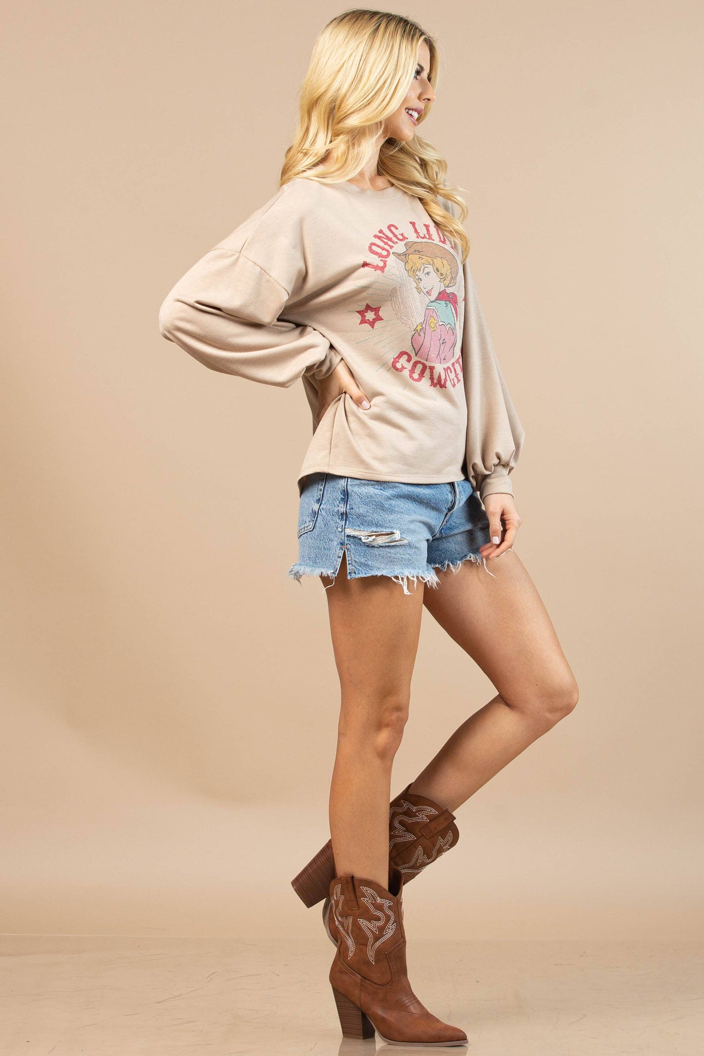 LONG LIVE COWGIRLS GRAPHIC SWEATSHIRT