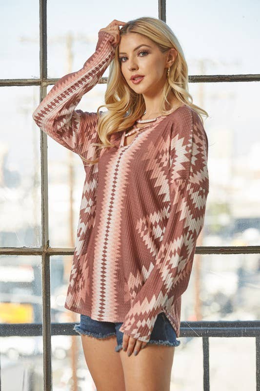 MORGAN AZTEC PRINT CROSS V NECK WAFFLE TOP: Rust