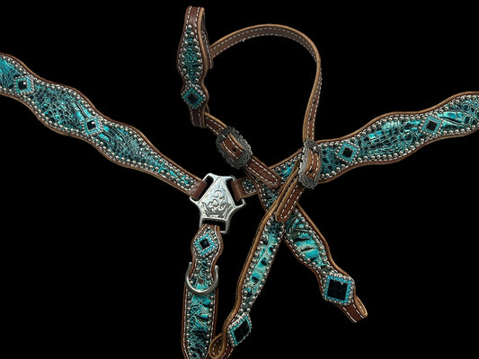 Sea turquoise gator  on medium leather