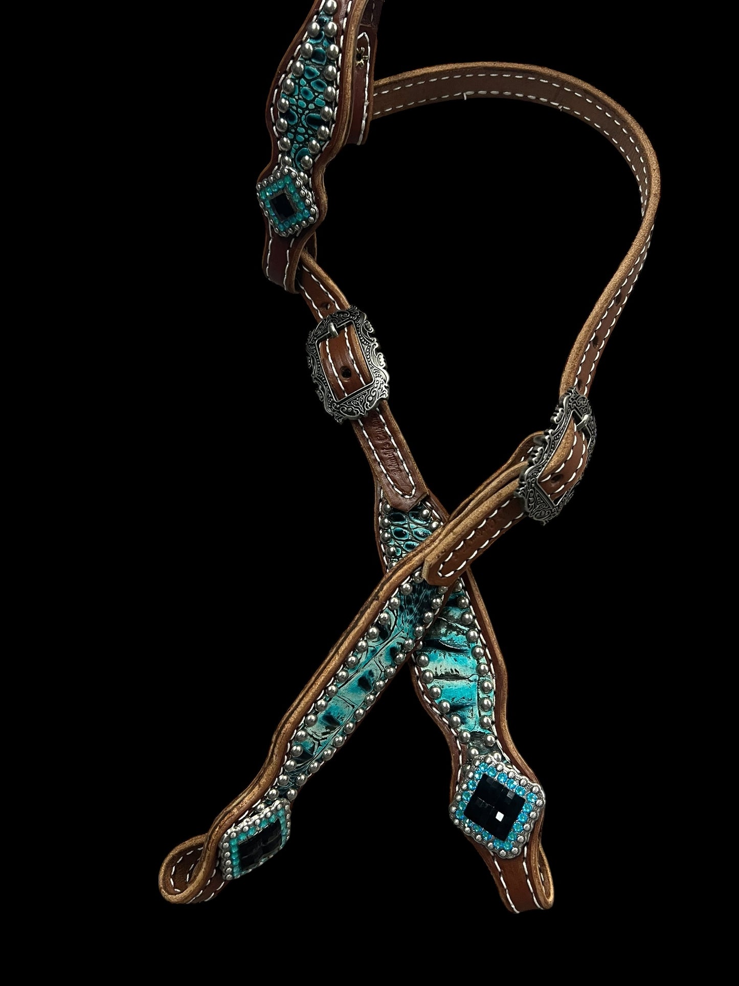 Sea turquoise gator  on medium leather