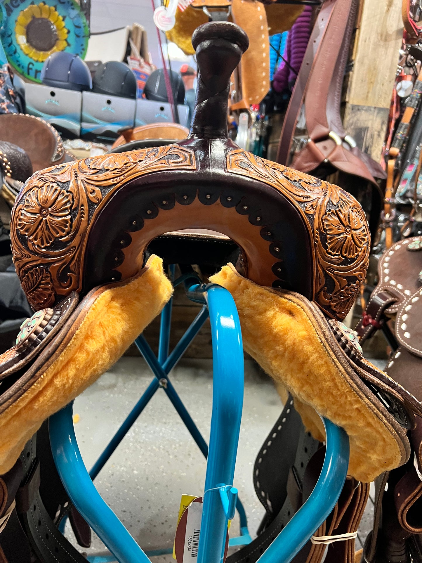 Circle L Spinal Relief Saddle with buckstitch and tooling