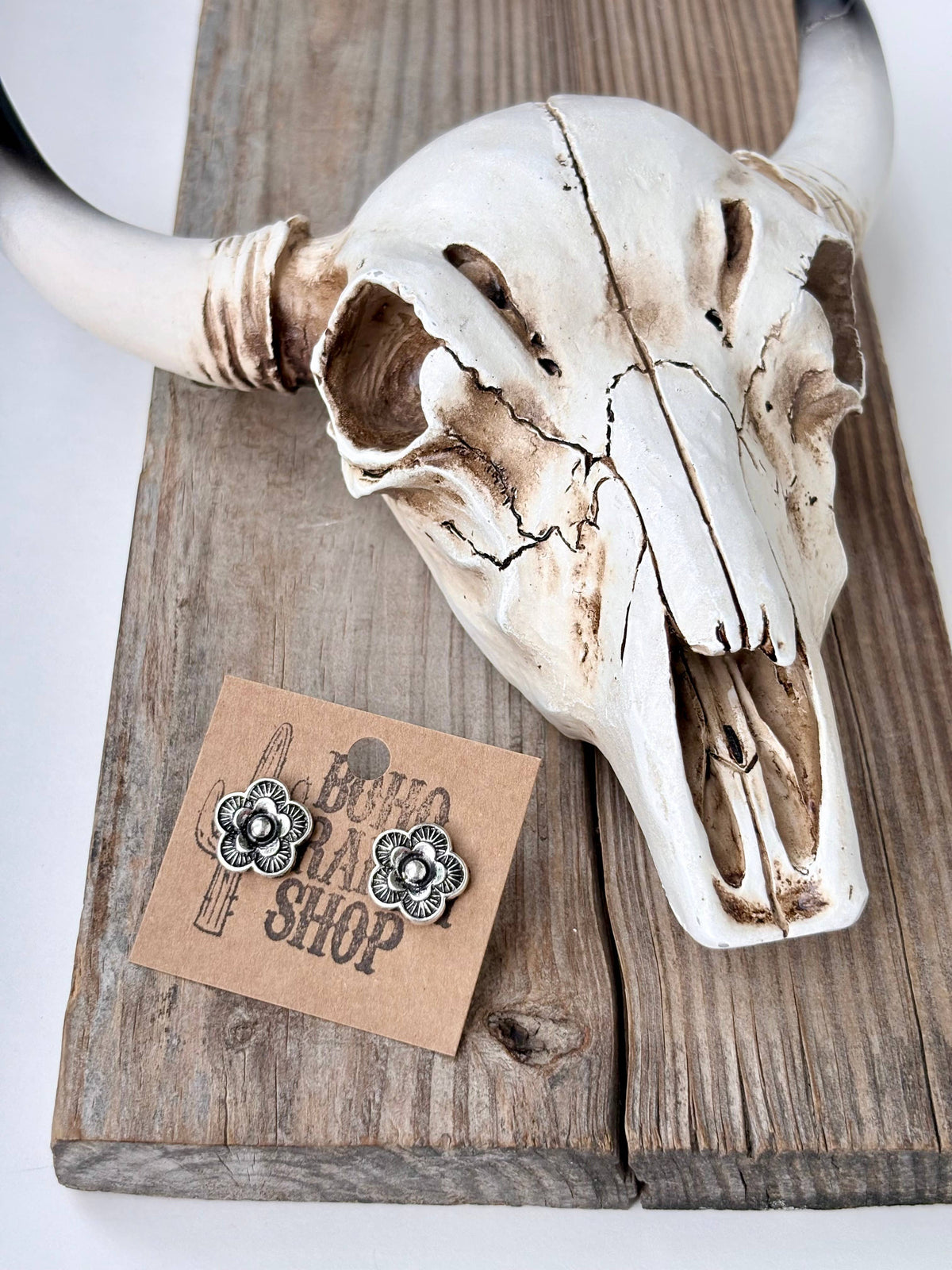 Western Style Flower Stud Earrings: Silver